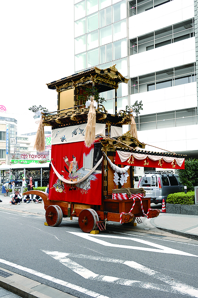 挙母神社の山車　西町